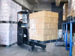 [写真]法人向け物流（飲料水・化粧品等）